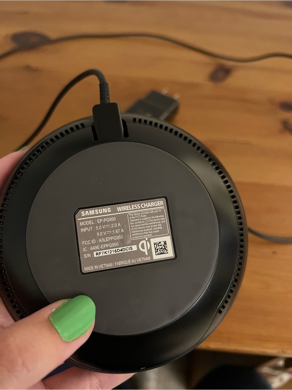 Samsung Black Wireless Charging Pad with USB-C Cable